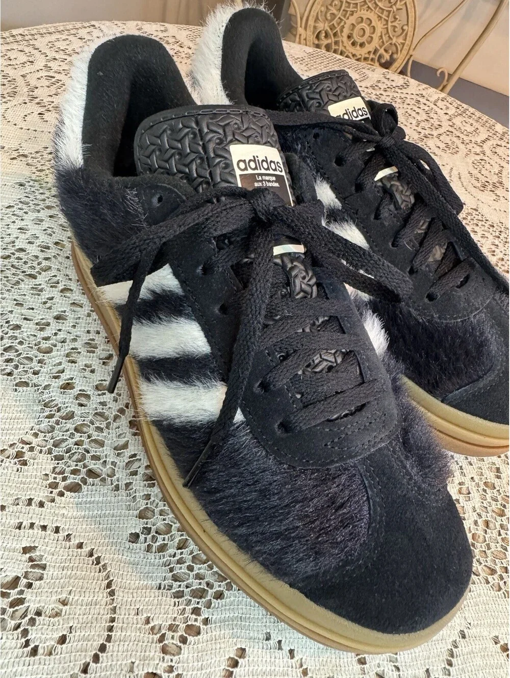 Adidas Gazelle Bold Furry Black/Cream Platform Sneakers JS3907 Womens 7.5